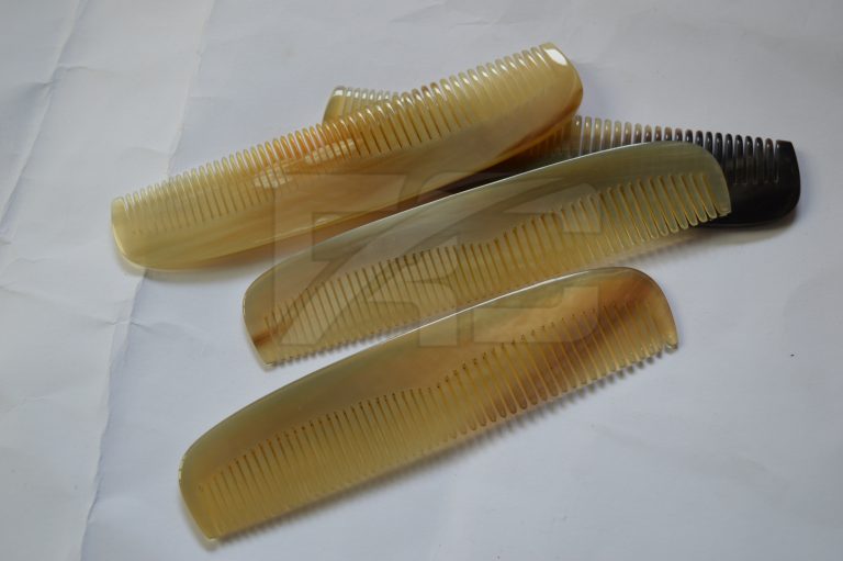 Natural Large Horn Comb